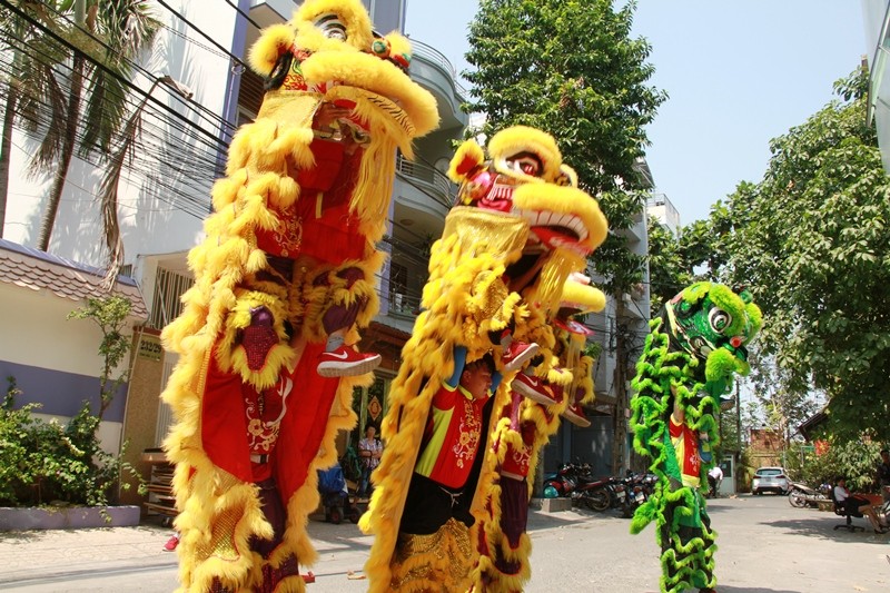 Người Sài Gòn múa lân, rồng cầu tài lộc đầu năm mới - ảnh 5